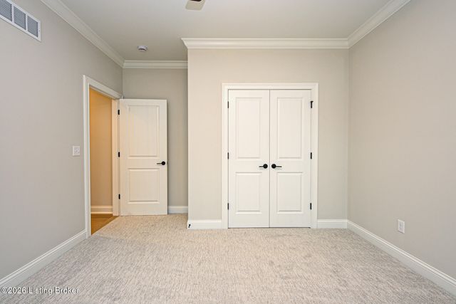17303 White Oak Ct, Louisville, KY 40023