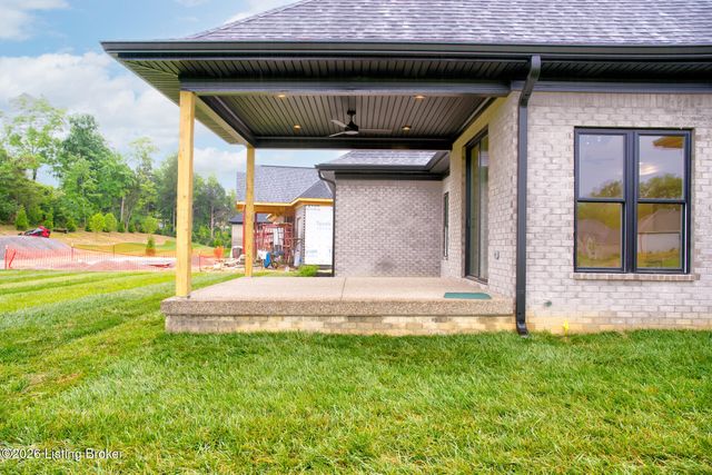 17303 White Oak Ct, Louisville, KY 40023