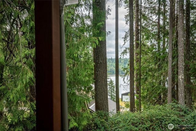 1207 E Madrona Boulevard NW, Lakebay, WA 98349
