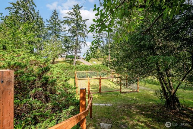 1207 E Madrona Boulevard NW, Lakebay, WA 98349