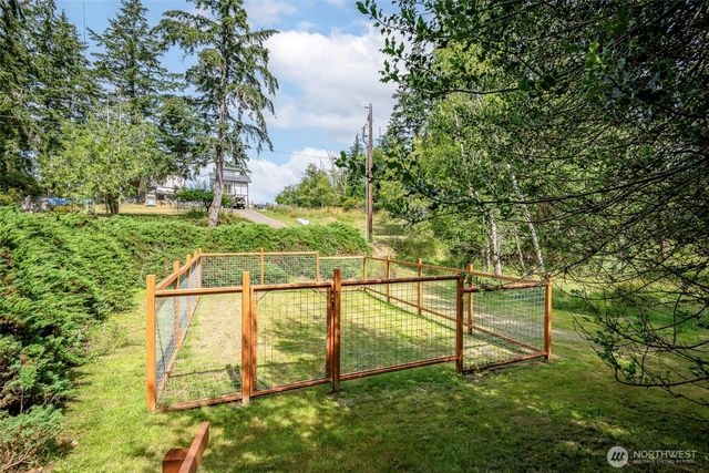 1207 E Madrona Boulevard NW, Lakebay, WA 98349