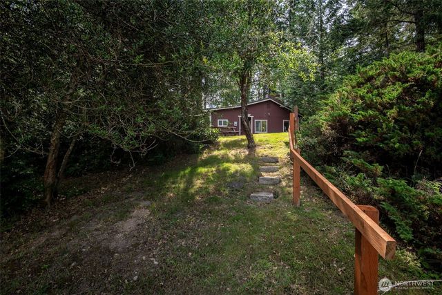 1207 E Madrona Boulevard NW, Lakebay, WA 98349