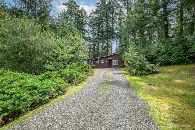 1207 E Madrona Boulevard NW, Lakebay, WA 98349