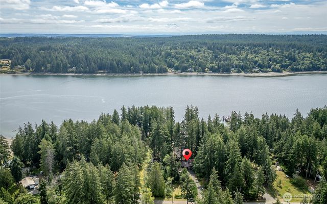 1207 E Madrona Boulevard NW, Lakebay, WA 98349