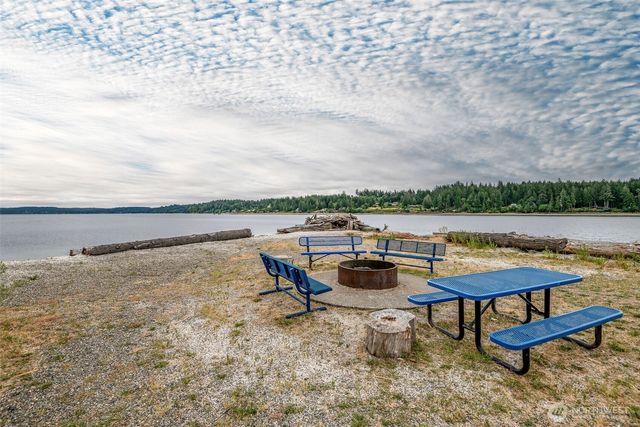 1207 E Madrona Boulevard NW, Lakebay, WA 98349