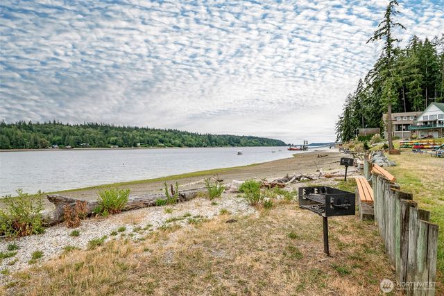 1207 E Madrona Boulevard NW, Lakebay, WA 98349