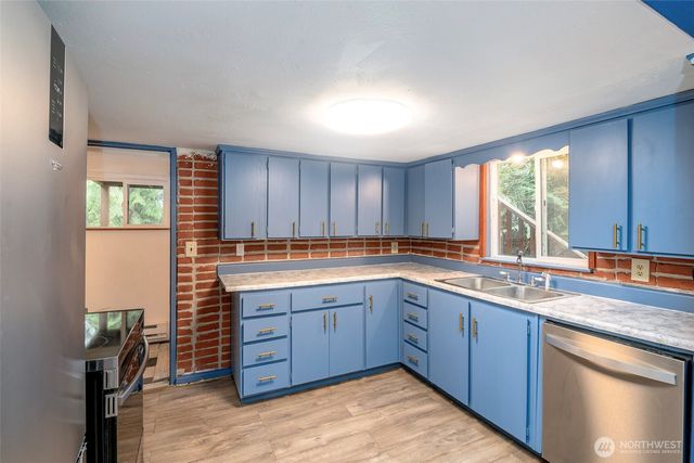 1207 E Madrona Boulevard NW, Lakebay, WA 98349