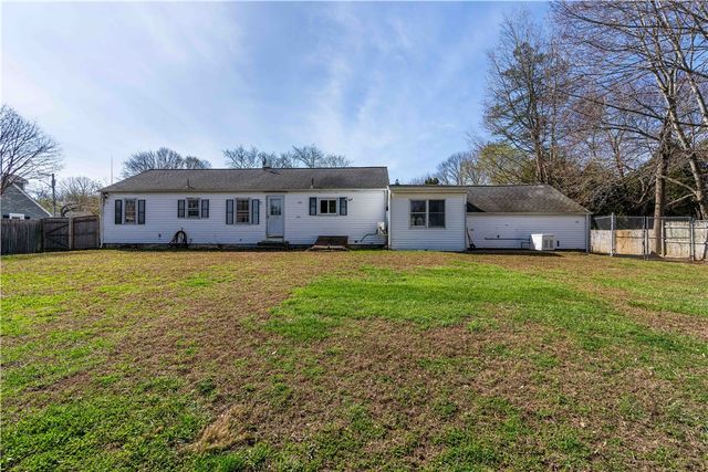 11 Terrace Drive, Bristol, RI 02809