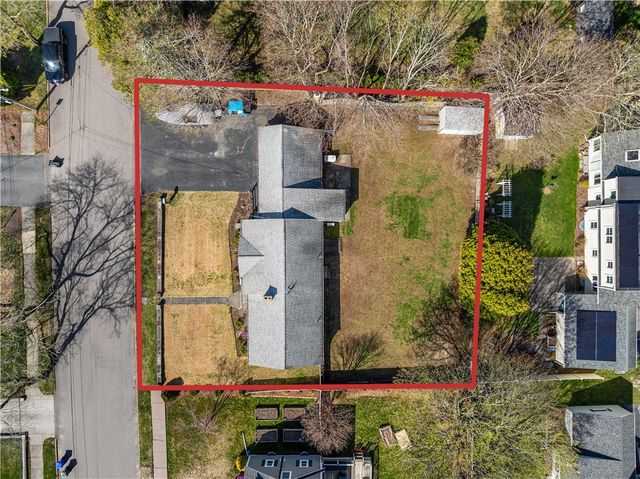 11 Terrace Drive, Bristol, RI 02809