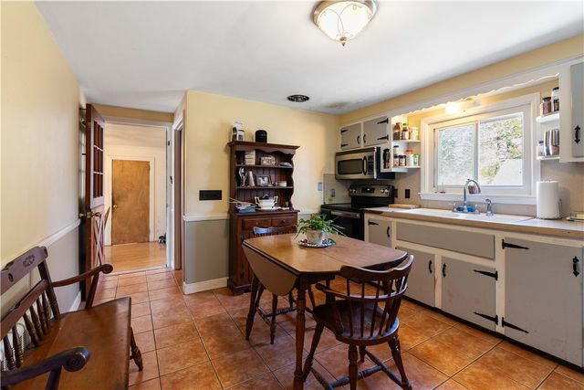 11 Terrace Drive, Bristol, RI 02809