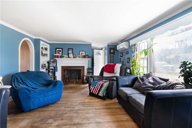 11 Terrace Drive, Bristol, RI 02809