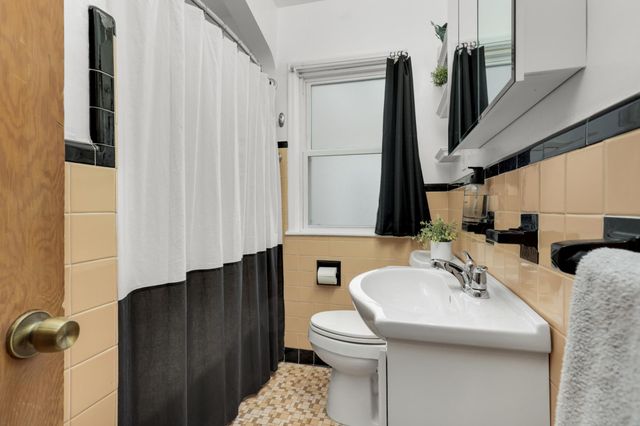 1364 Arcade Street, Saint Paul, MN 55106