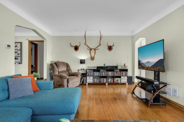 1364 Arcade Street, Saint Paul, MN 55106