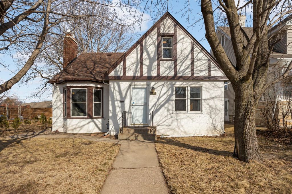 1364 Arcade Street, Saint Paul, MN 55106