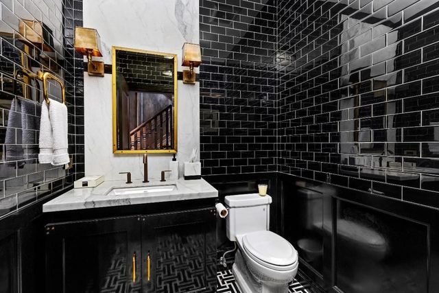 1053 N Lake Way, Palm Beach, FL 33480