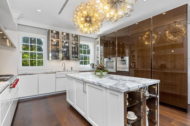 1053 N Lake Way, Palm Beach, FL 33480