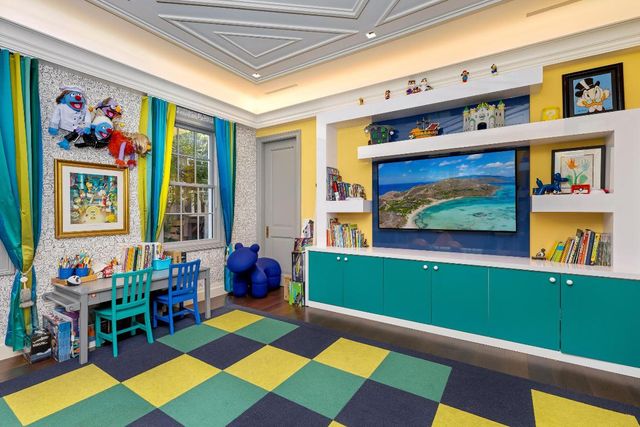 1053 N Lake Way, Palm Beach, FL 33480