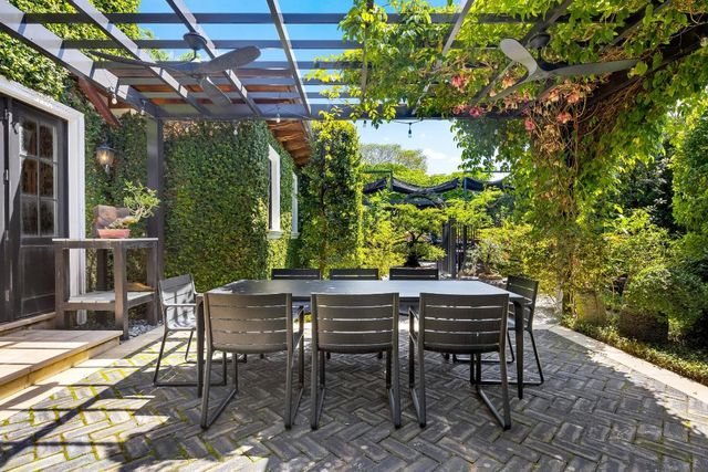 1053 N Lake Way, Palm Beach, FL 33480