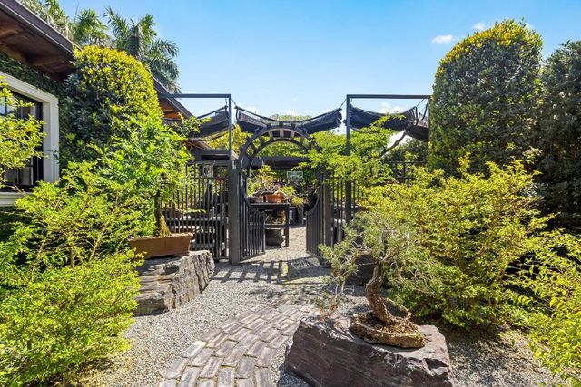 1053 N Lake Way, Palm Beach, FL 33480