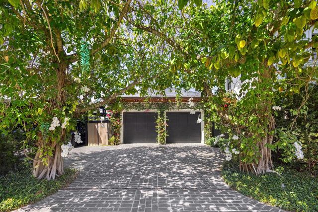 1053 N Lake Way, Palm Beach, FL 33480