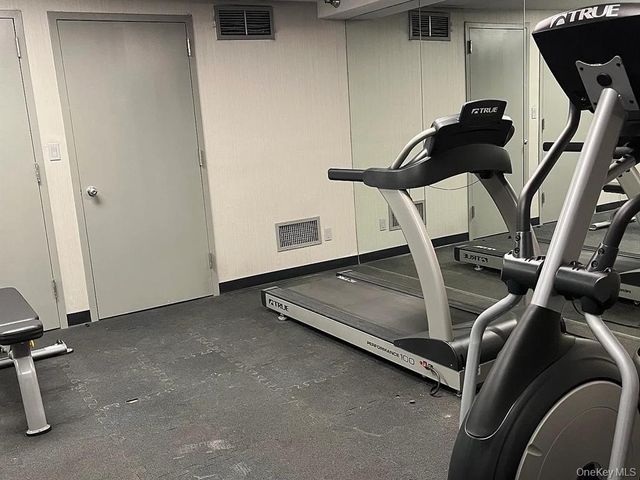 88 Cutter Mill Road 518, Great Neck, NY 11021