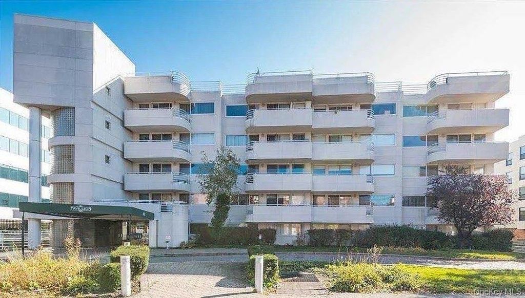 88 Cutter Mill Road 518, Great Neck, NY 11021