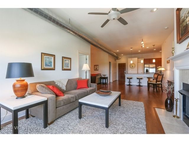 450 VILLAGE CENTER Drive 413, Burr Ridge, IL 60527