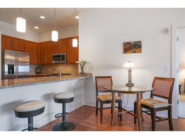 450 VILLAGE CENTER Drive 413, Burr Ridge, IL 60527