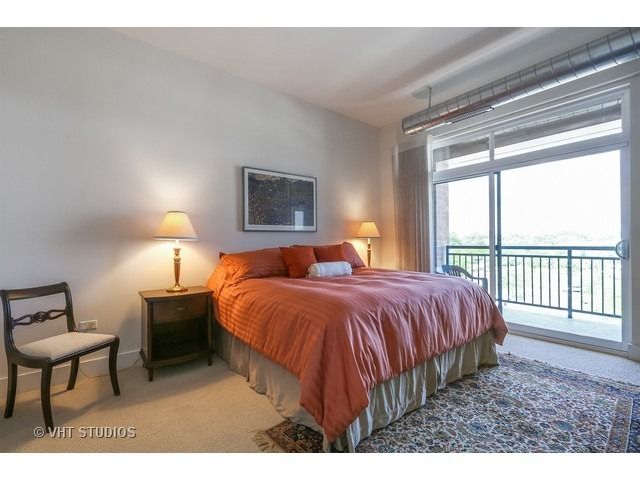 450 VILLAGE CENTER Drive 413, Burr Ridge, IL 60527