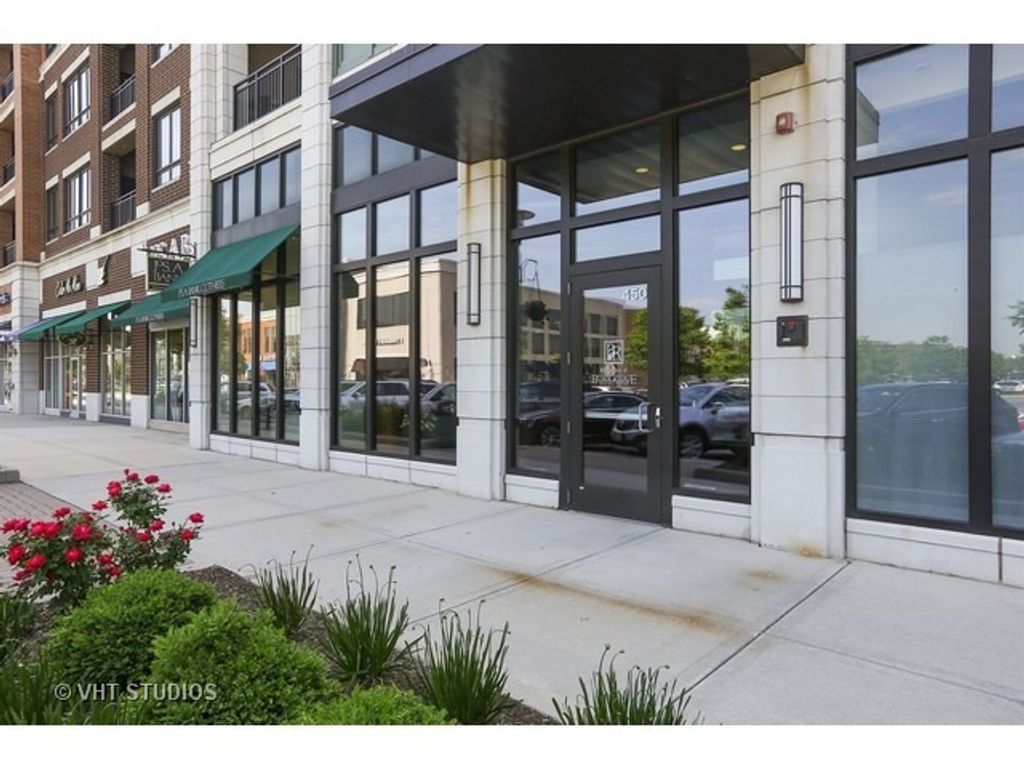 450 VILLAGE CENTER Drive 413, Burr Ridge, IL 60527