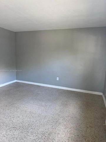 1940 NE 167th St 3, North Miami Beach, FL 33162