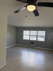 1940 NE 167th St 3, North Miami Beach, FL 33162