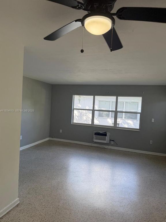 1940 NE 167th St 3, North Miami Beach, FL 33162