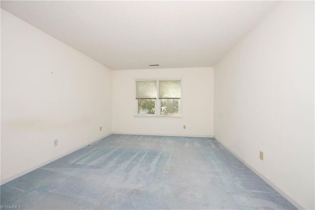 2716 Sawgrass Court, Winston-salem, NC 27103
