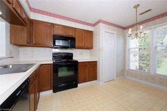2716 Sawgrass Court, Winston-salem, NC 27103