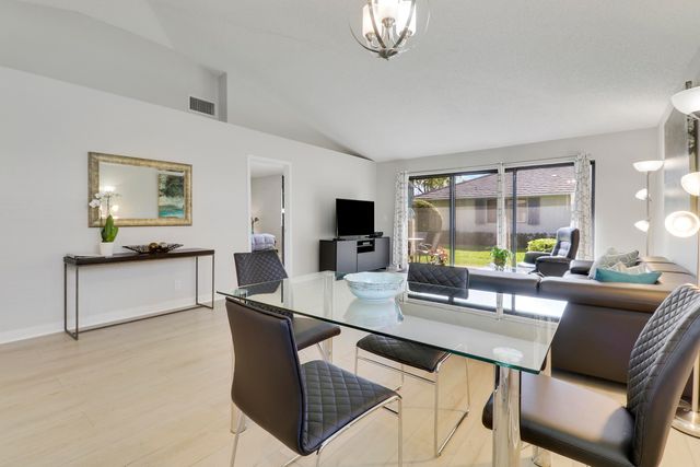811 Club Drive, Palm Beach Gardens, FL 33418