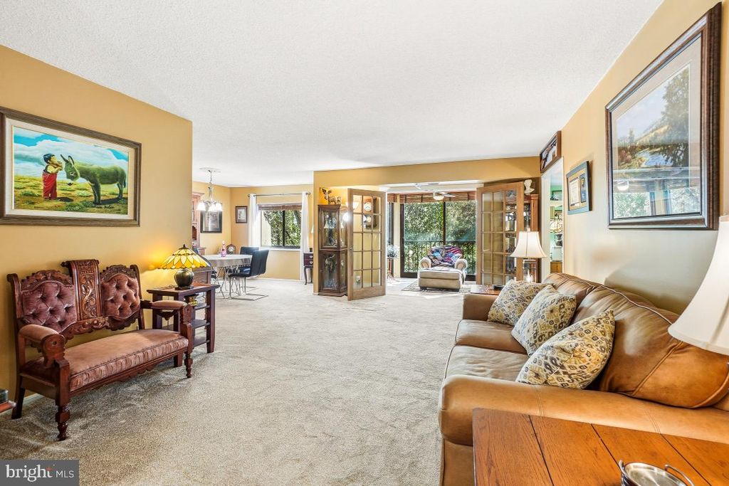 5901 MOUNT EAGLE DR #216, Alexandria, VA 22303