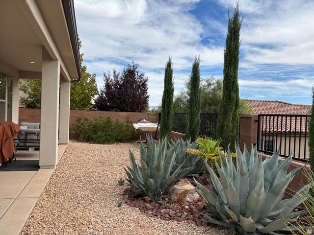 233 W GREEN JADE DR, Washington, UT 84780