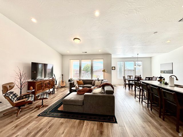 233 W GREEN JADE DR, Washington, UT 84780