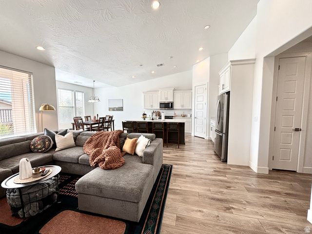 233 W GREEN JADE DR, Washington, UT 84780