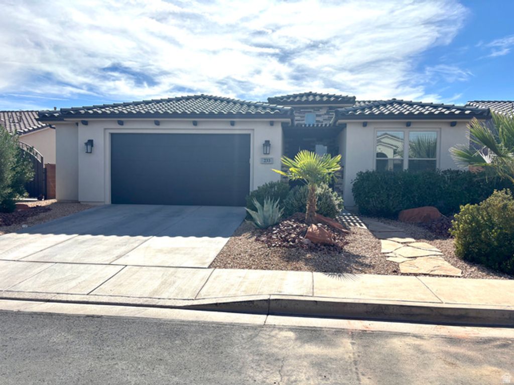 233 W GREEN JADE DR, Washington, UT 84780