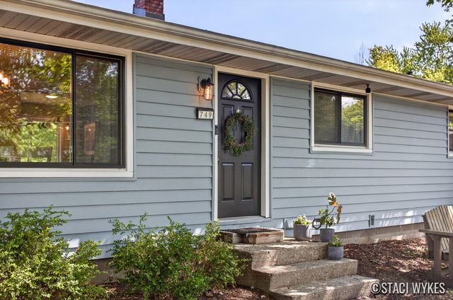 749 Lillian Street, Park Twp, MI 49424