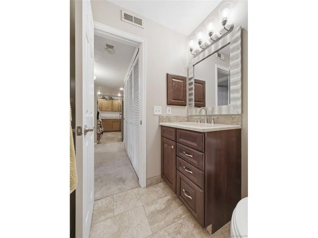 5705 W Atlantic Pl 106, Lakewood, CO 80227