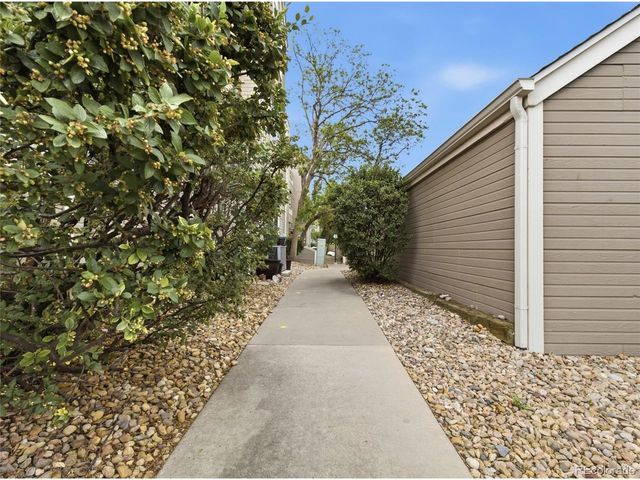 5705 W Atlantic Pl 106, Lakewood, CO 80227