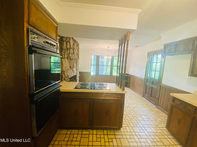 763 S Springlake Circle, Terry, MS 39170