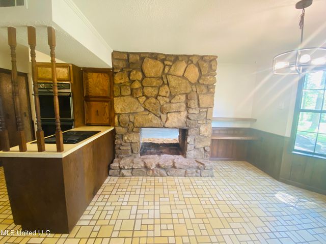 763 S Springlake Circle, Terry, MS 39170