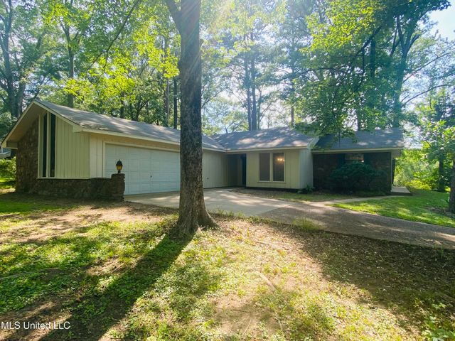 763 S Springlake Circle, Terry, MS 39170