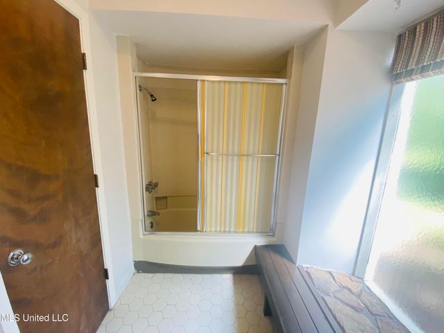 763 S Springlake Circle, Terry, MS 39170