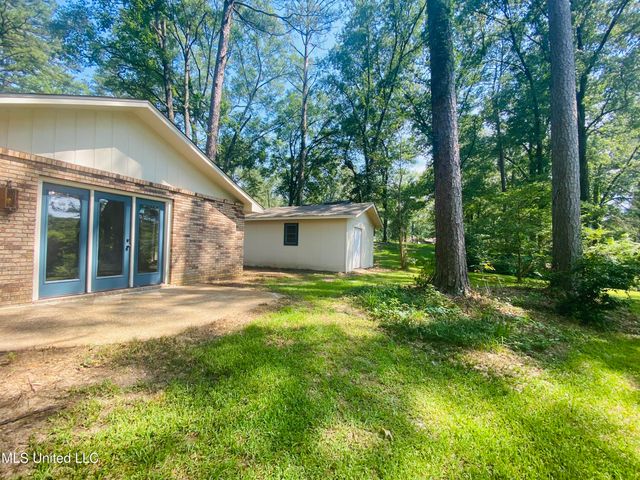 763 S Springlake Circle, Terry, MS 39170
