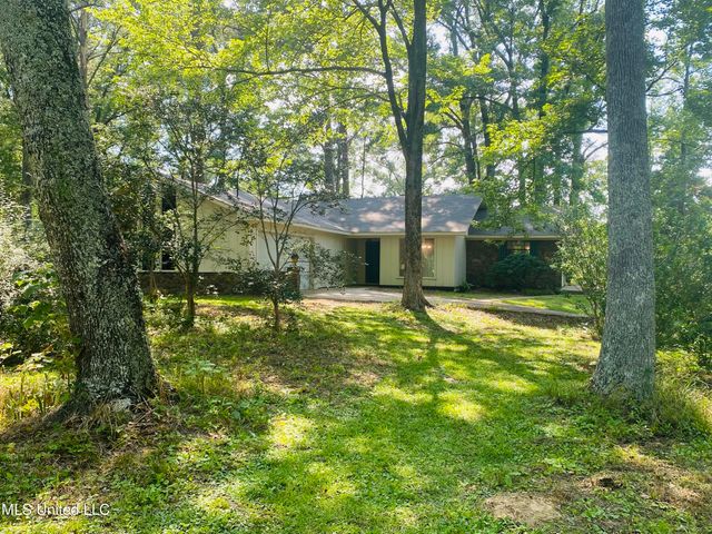 763 S Springlake Circle, Terry, MS 39170